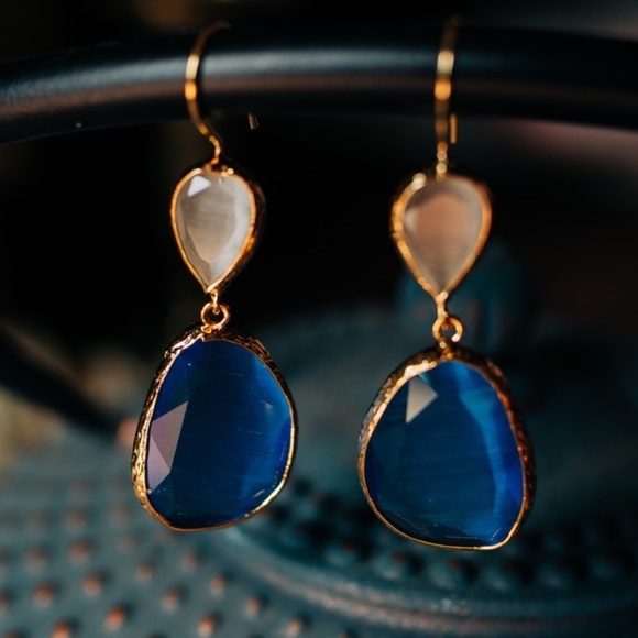 Des Feli Jewelry - Glass Earrings